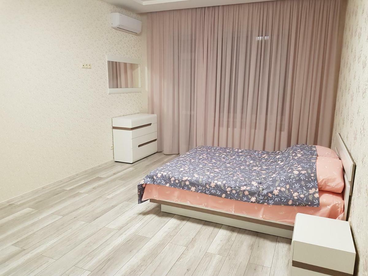 New apartment on Parkovaya Chornomorsk Bagian luar foto